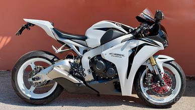 Honda CBR 1000 RR 2011 solo 4474 km