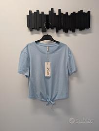 T-shirt azzurra