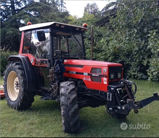 Trattore con lama da neve