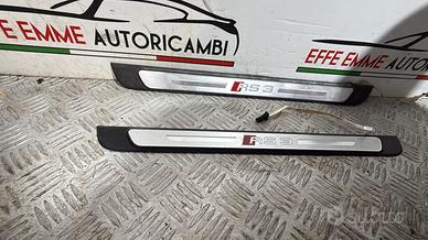 BATTITACCO PORTIERE ANTERIORI AUDI A3 8Y RS3 LED