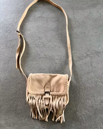 Piccola borsa scamosciata con frange