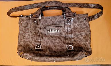 Borsa a mano e tracolla GUESS – Monogramma 4G 