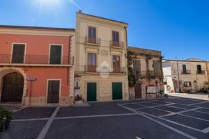 2 LOCALI A CASAGIOVE