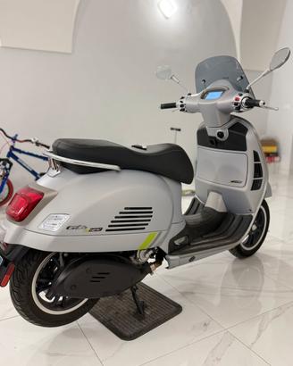 Vespa gts 300 super tech km2900