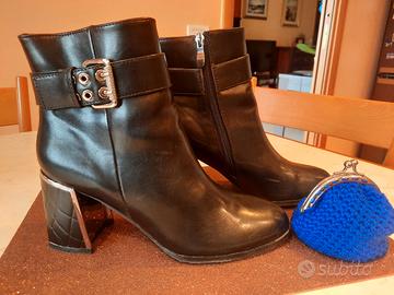 Stivaletti neri donna