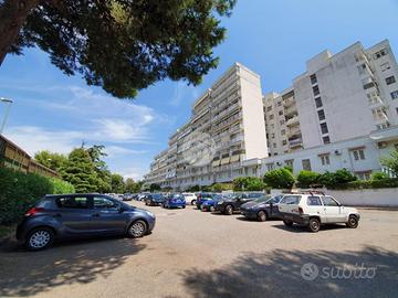4 LOCALI A NAPOLI