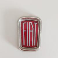 Logo anteriore Fiat 127 1a serie