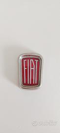 Logo anteriore Fiat 127 1a serie