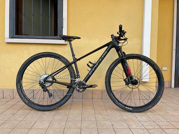 Focus Raven 29 8.8 MTB 2020 small