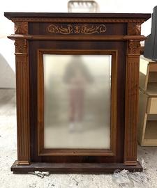 Specchiera classica in legno intagliato