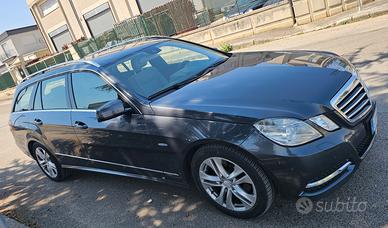 Mercedes E 350   4 matic