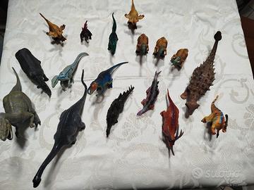 Dinosauri vari in plastica 