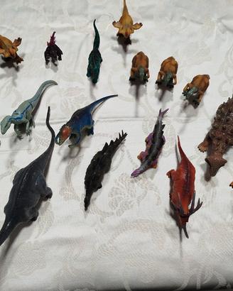 Dinosauri vari in plastica 