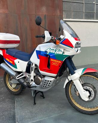 Honda Africa Twin 750 RD04