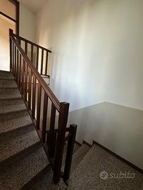 Parapetto per scala in legno