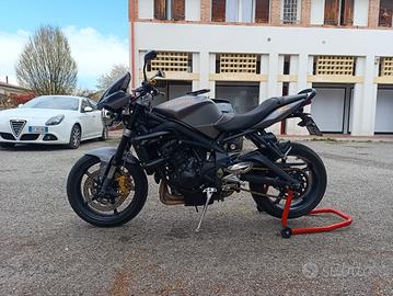 Triumph street triple R 