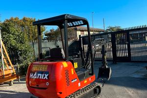 E156 Mini escavatore 15 q Hanix diesel