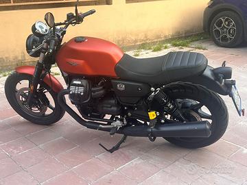 Moto Guzzi V7 Stone my 2023