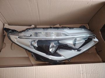 Fanale peugeot 208 