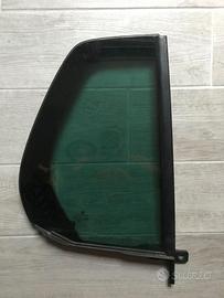 Vetro fisso portiera posteriore destra golf 6