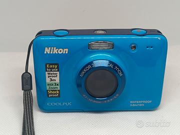 Nikon Coolpix S30 rosa e blu