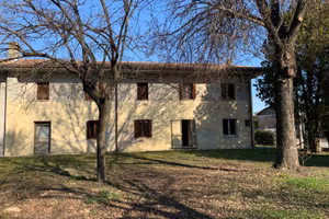 Casa friulana da valorizzare con 600 mq di giar...