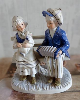 STATUINA SOPRAMMOBILE 