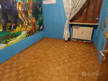 Tre camere 2 bagni cucina e salotto grande, posto