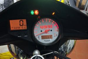 triumph speed triple 955 2004 