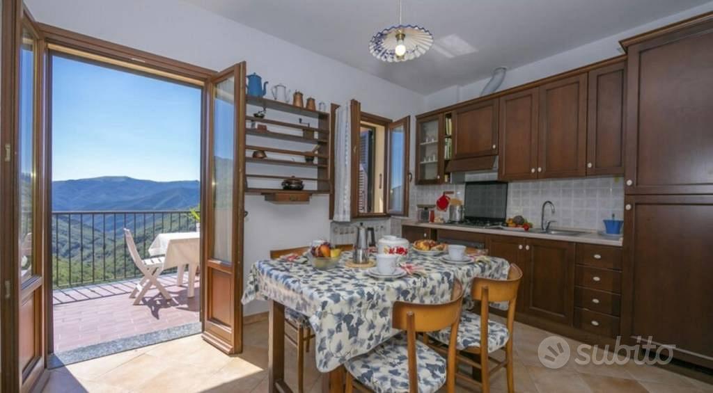 Rustico / Casale di 98 m² con 4 locali e box auto - Vista 2