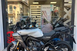 Yamaha Tracer 9 GT YAMT, Scarico e piastra per bau