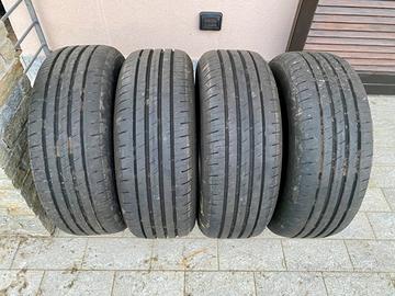 GOMME ESTIVE 215/60/16