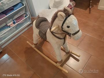 Cavallo a dondolo
