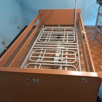 Letto da degenza elettrico, deambulatore 