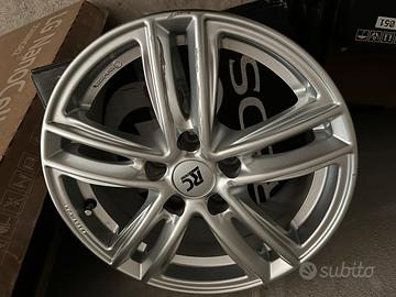 4  Cerchi in lega 6,5”x 16” usati poco per VW