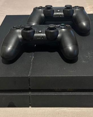 PlayStation 4 con  5 giochi