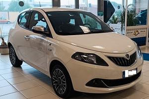 Lancia Ypsilon 1.0 FireFly 5 porte S&S Hybrid Albe