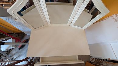 toeletta con specchio (Vanity)