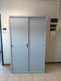 2 armadi in ferro da ufficio 