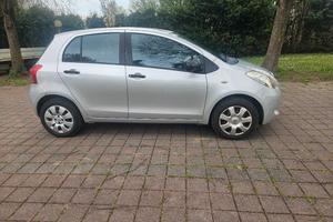 Toyota yaris 1.0 benzina