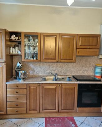 Cucina ad angolo in legno 