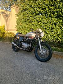 Triumph Thruxton 900 - Café Racer 