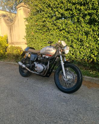 Triumph Thruxton 900 - Café Racer 