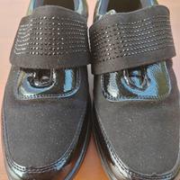 Scarpe nere eleganti con strap e brillantini n.36