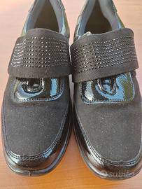 Scarpe nere eleganti con strap e brillantini n.36