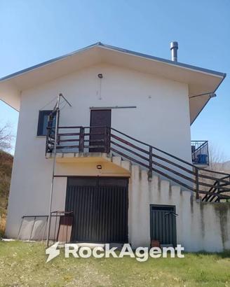 Villa di 135 m² con 4 locali a Abriola