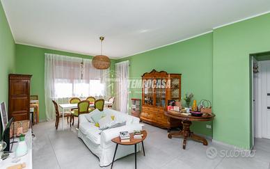 AMPIO QUADRILOCALE RISTRUTTURATO A SANTENA!!