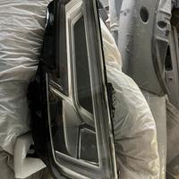 Audi  A4     Faro  8W0941033