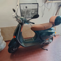 Scooter Piaggio Vespa