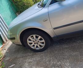 VOLKSWAGEN Passat 5ª serie - 2002